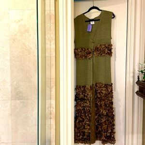 GF Ferre long knit vest with appliqué detail, size M, brand new